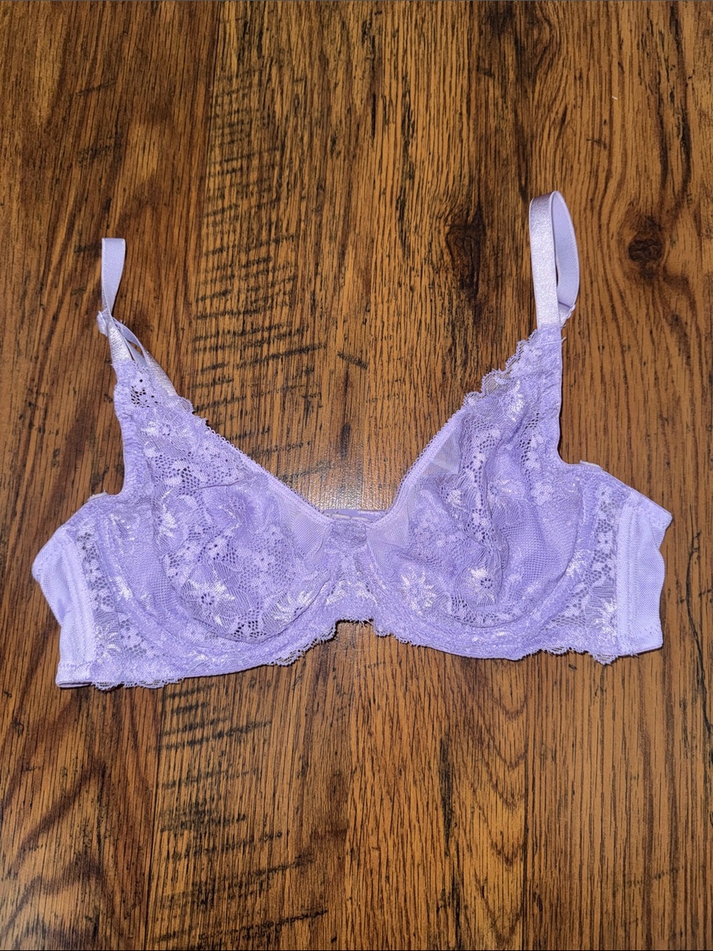 Lavender Lace Underwire Bra with Adjustable Straps 29.T